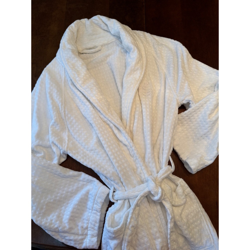 Four Seasons Hotels and Resorts Robe Unisex OS White Waffle Knit Spa Luxury Logo
